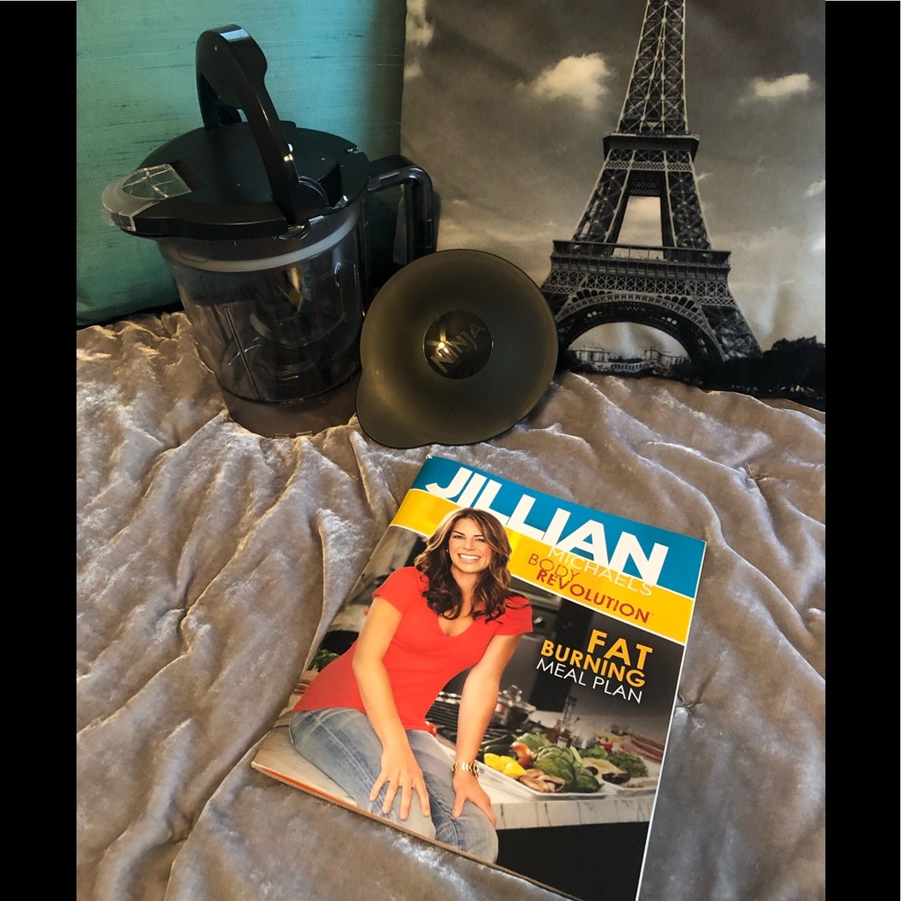Ninja blender & Jillian Michaels Meal Plan Book
